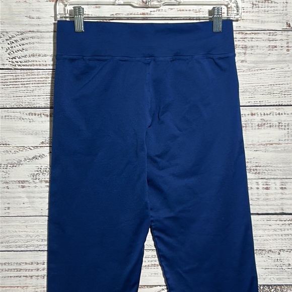 NUX Women's Solid Navy/Blue V-Crop Mid-Rise
Pull-On Crop Leggings XL - Picture 9 of 12
